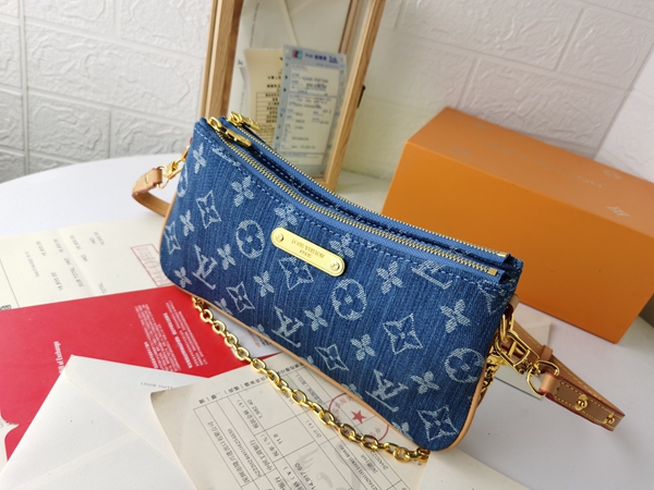 ルイヴィトンバッグ背面デザイン